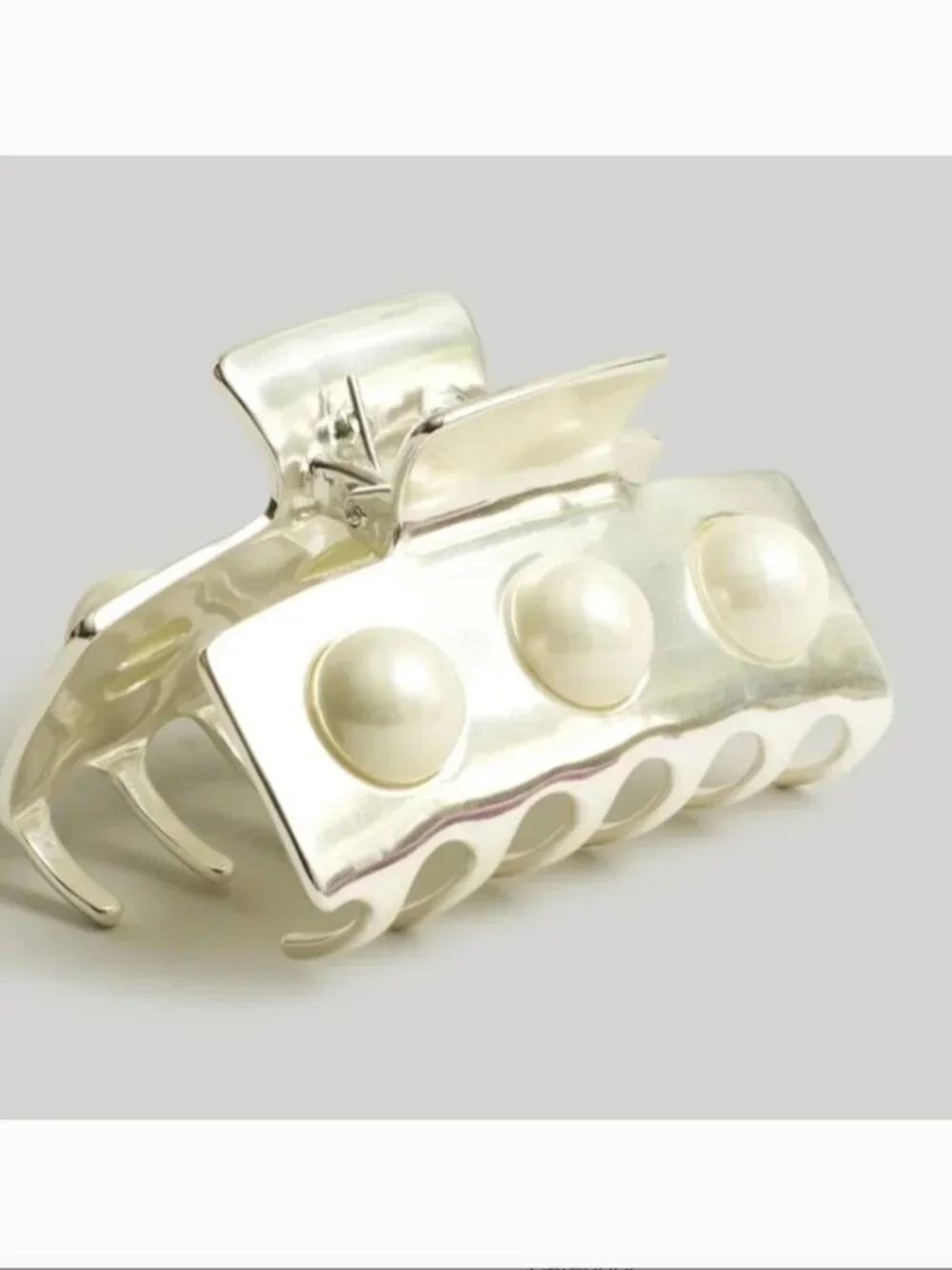 Madewell NWT Pearl Studded Medium Claw Hair Clip in Mother of Pearl